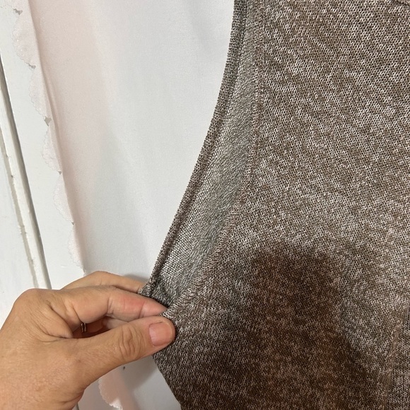 Denver Hayes xl grey thin wool like sleeveless top- split back - Picture 3 of 9